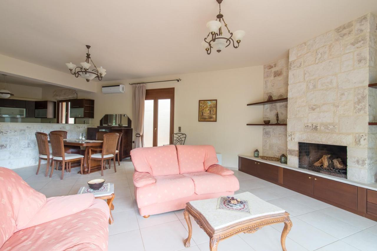 Heraklion Comfy House With Mountain View ภายนอก รูปภาพ