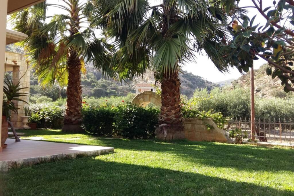 Heraklion Comfy House With Mountain View ภายนอก รูปภาพ