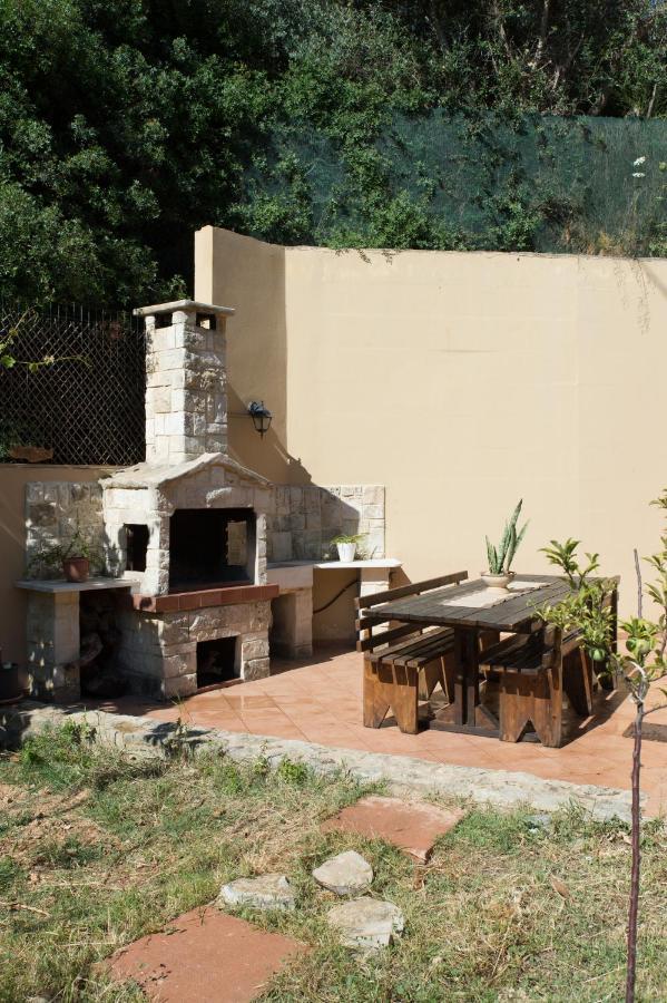 Heraklion Comfy House With Mountain View ภายนอก รูปภาพ