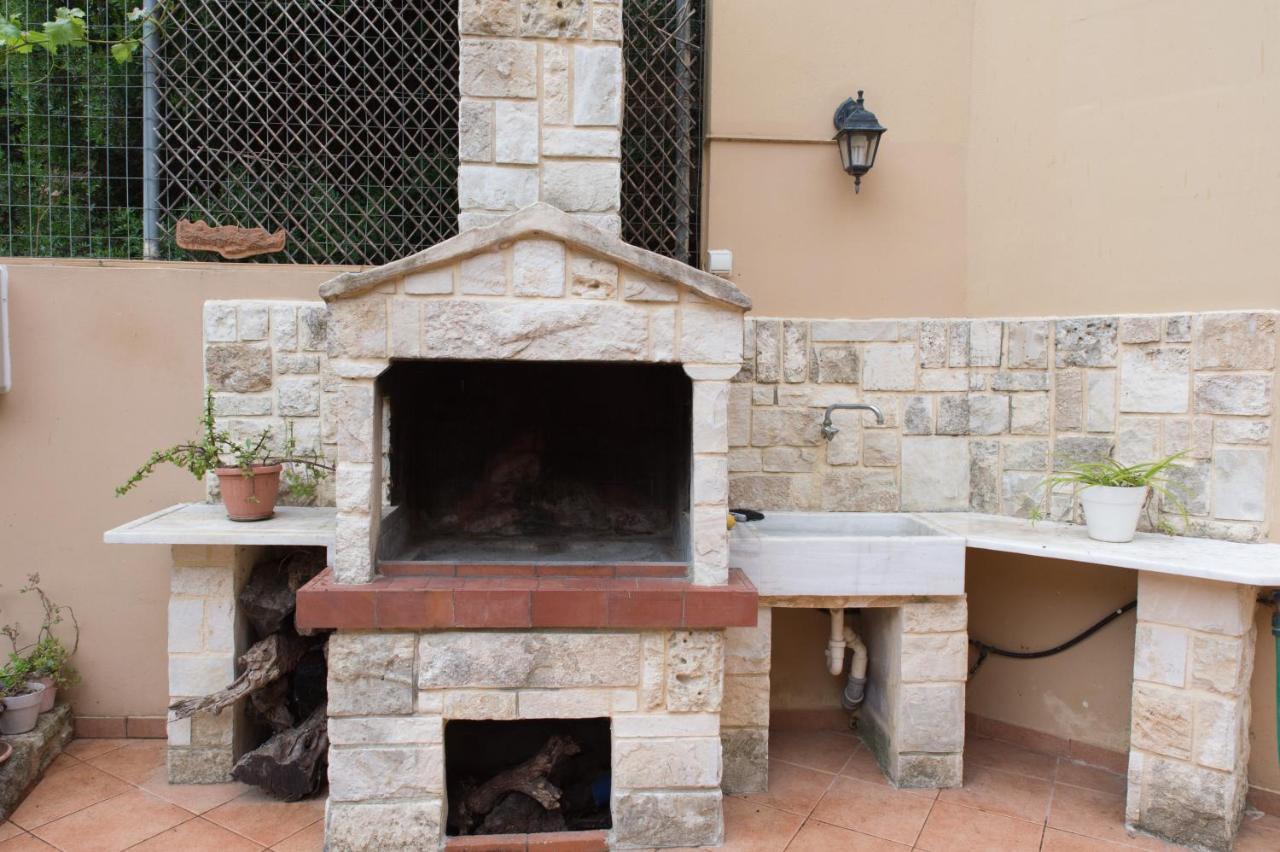 Heraklion Comfy House With Mountain View ภายนอก รูปภาพ
