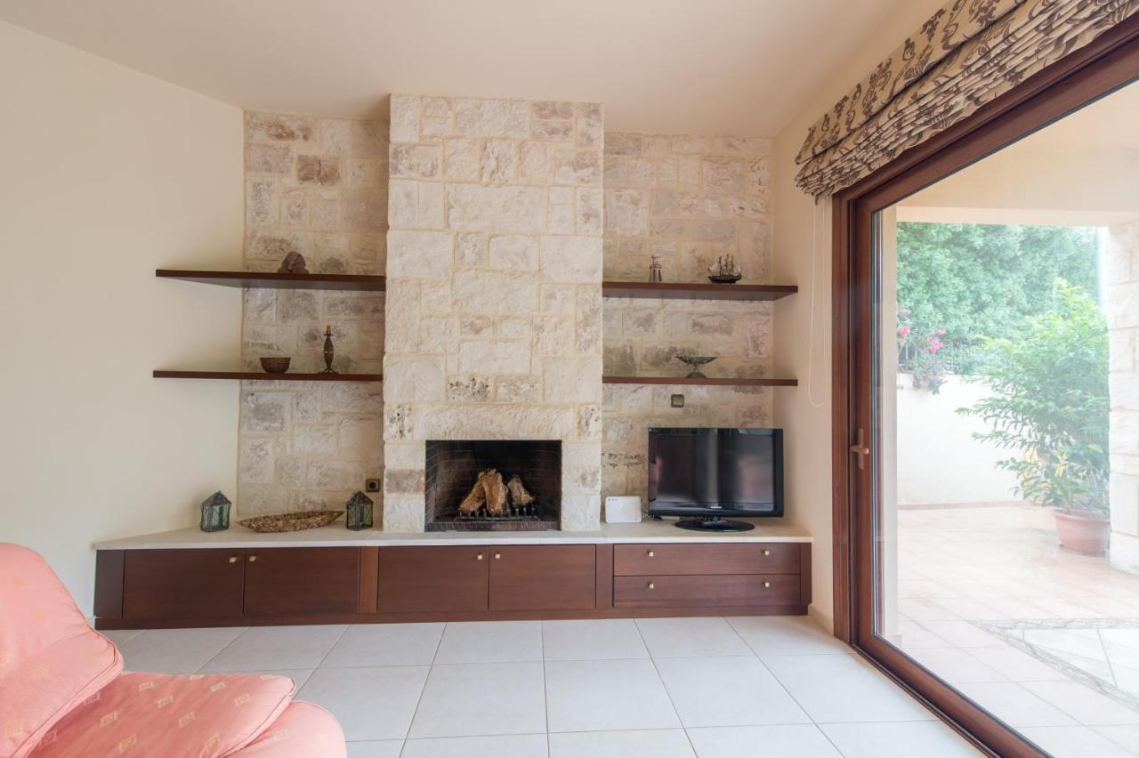 Heraklion Comfy House With Mountain View ภายนอก รูปภาพ