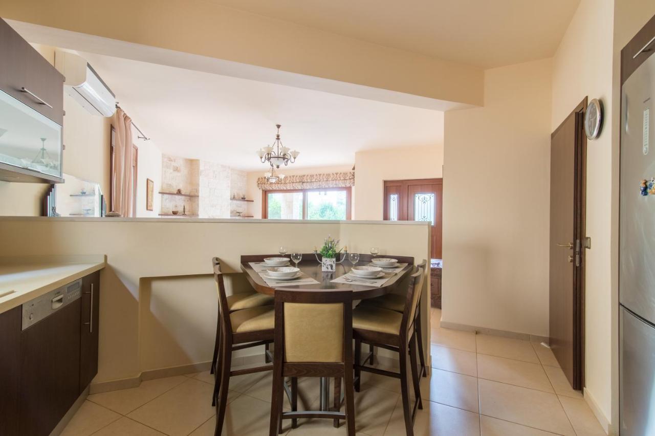 Heraklion Comfy House With Mountain View ภายนอก รูปภาพ