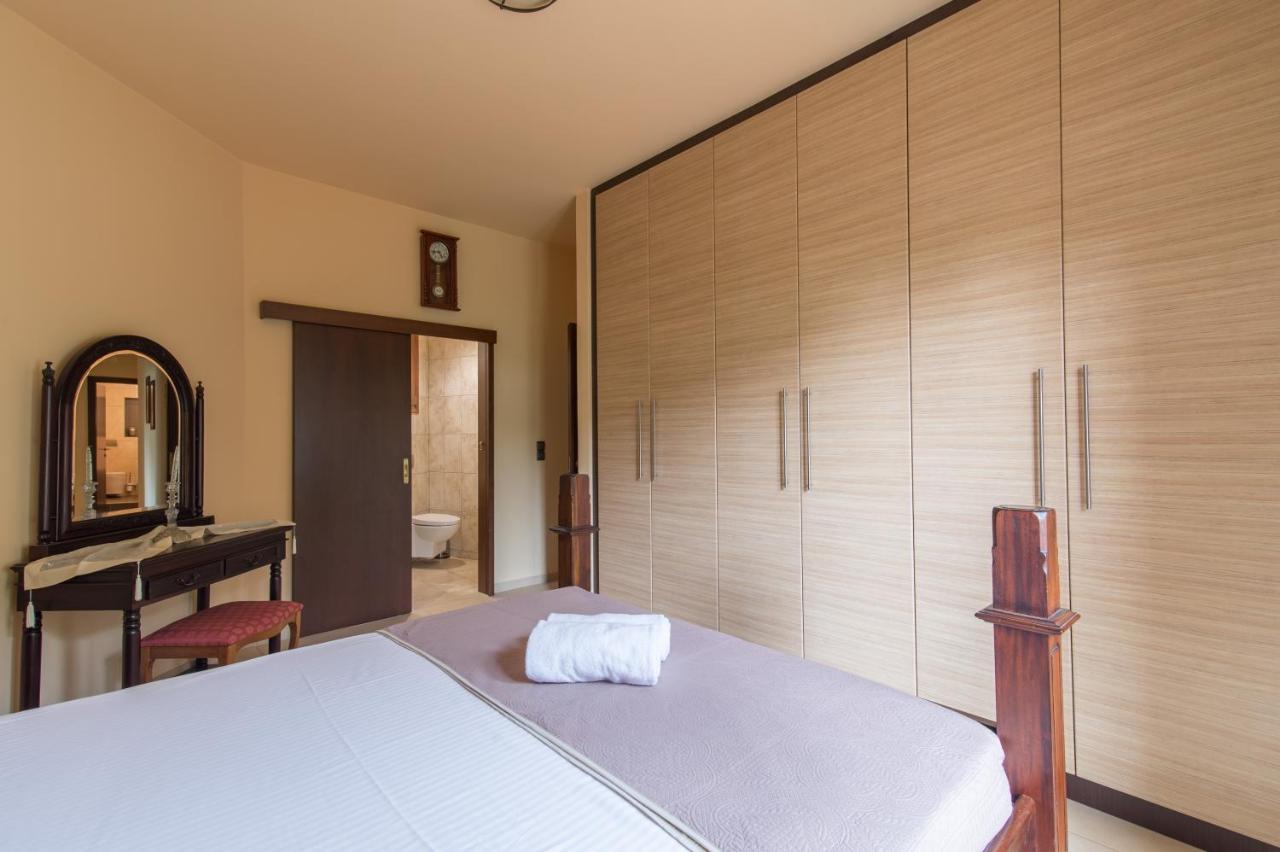 Heraklion Comfy House With Mountain View ภายนอก รูปภาพ