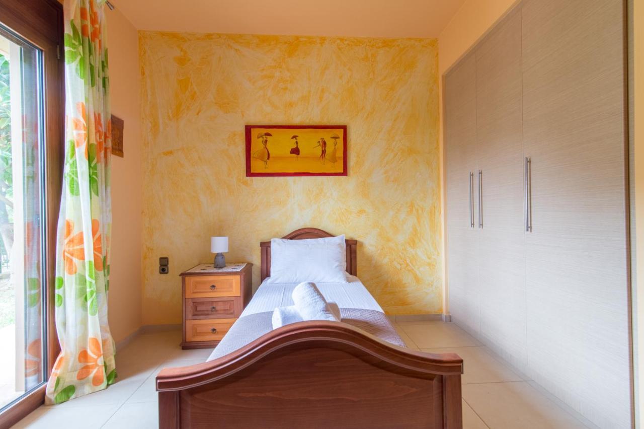 Heraklion Comfy House With Mountain View ภายนอก รูปภาพ